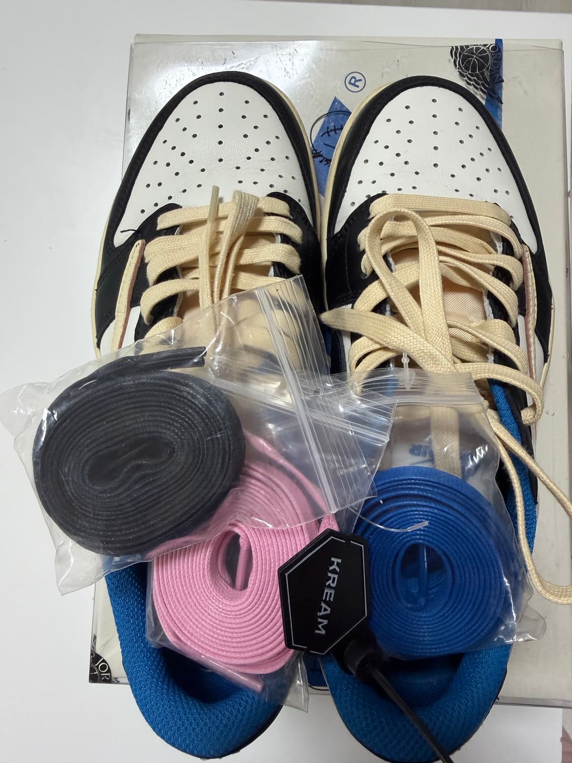 조던1 트래비스 스캇 프라그먼트 레트로 로우(240) 상품이미지1