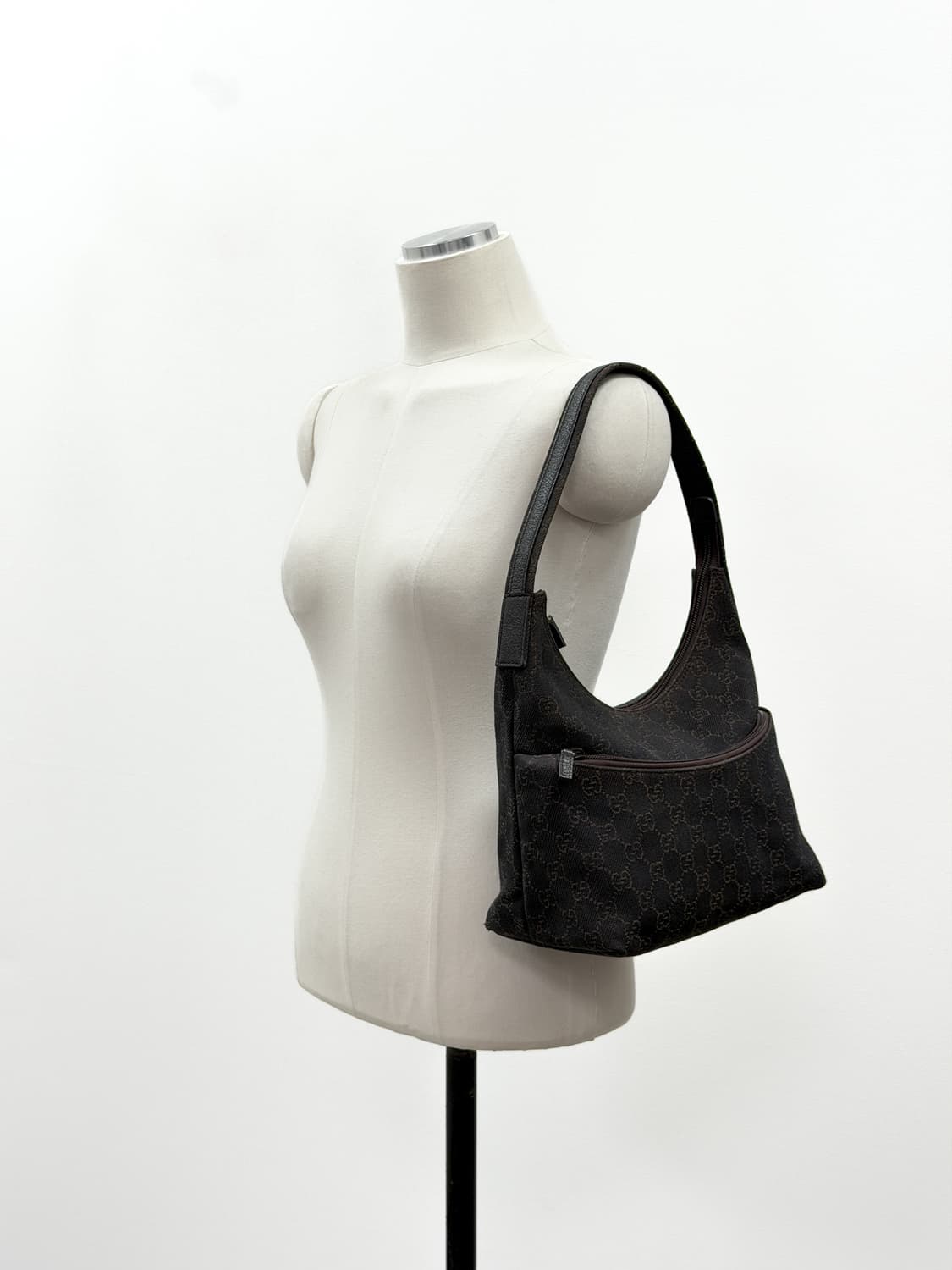 구찌 GG 캔버스 숄더백 다크브라운 상품이미지2