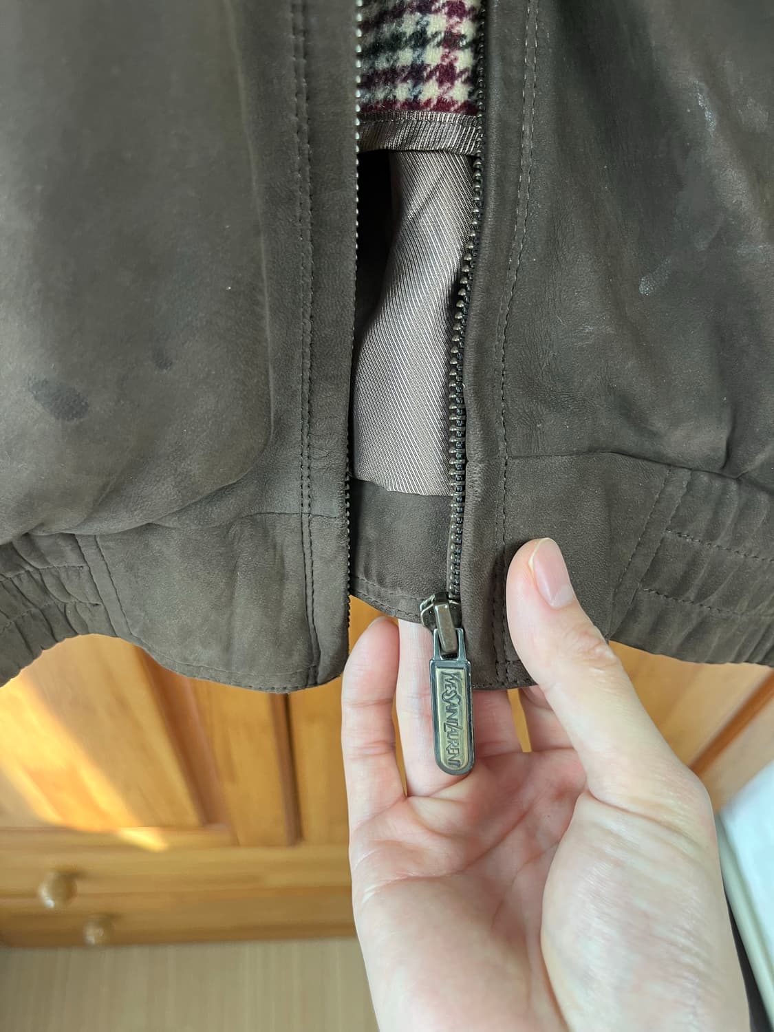 입생로랑 레더라펠 스웨이드 가죽 자켓 상품이미지3