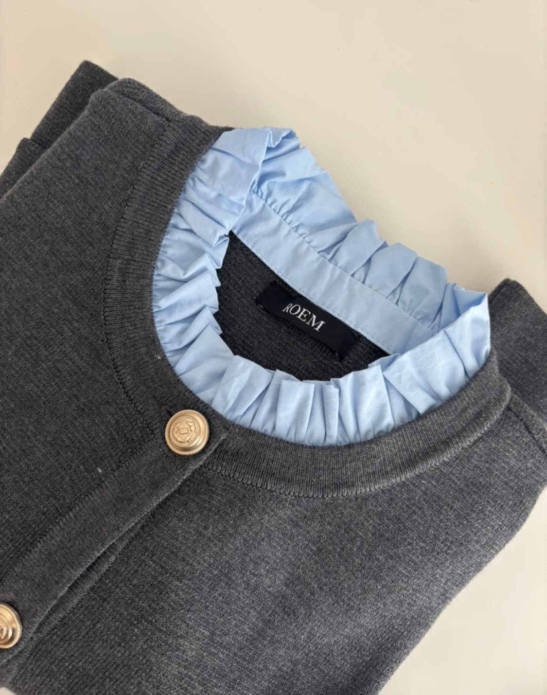 새상품 ROEM 프릴배색 가디건_RMCKF4TR12 상품이미지4