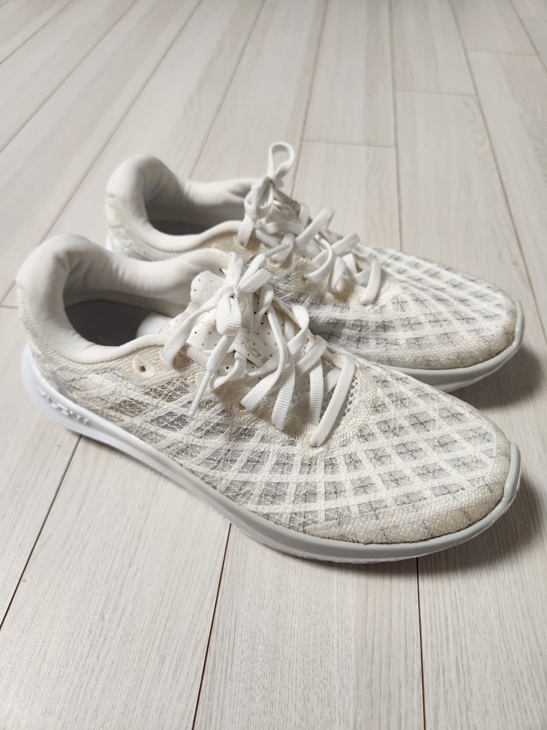 언더아머 운동화 UA Flow 벨로시티 윈드 2 CN 여성 러닝화 사이즈 상품이미지4