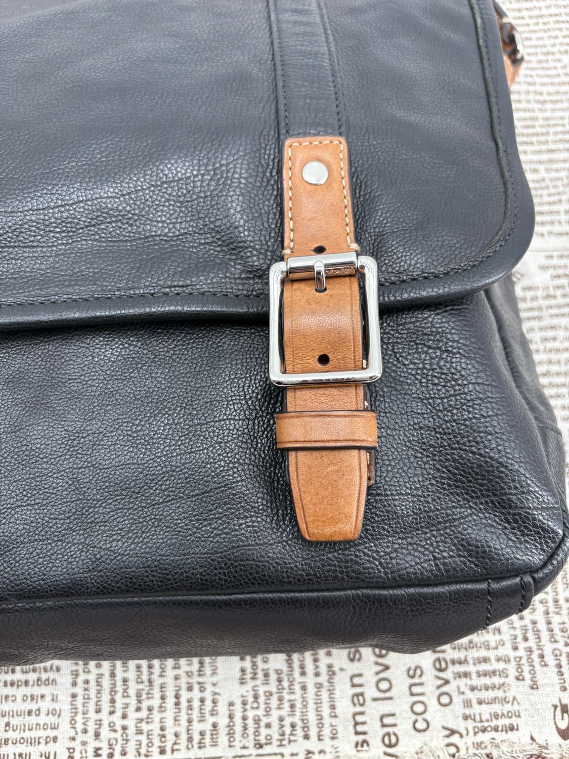 🧳 COACH 코치 메신저백 – 송아지가죽 서류가방 상품이미지8