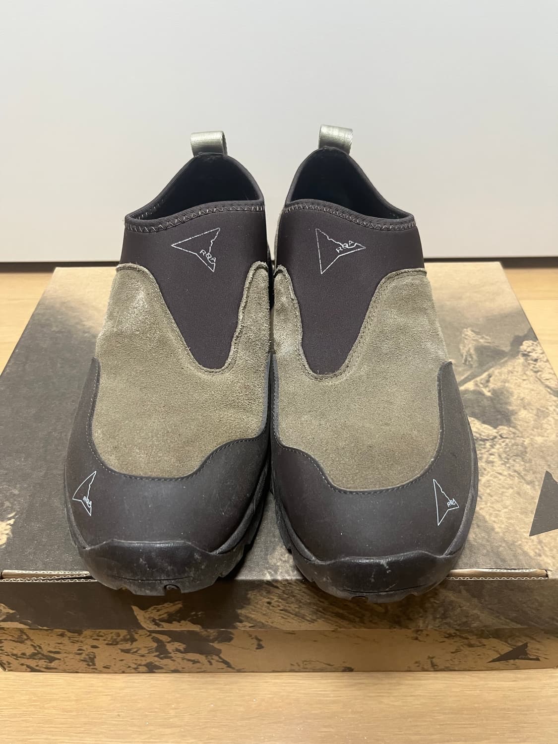 로아 slip on brown 상품이미지5