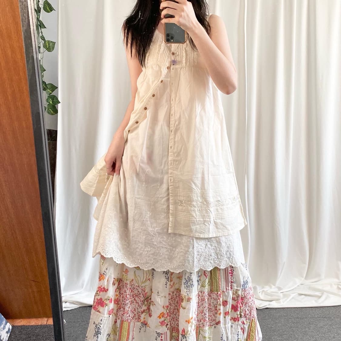 연베이지 레이스 패치 레이스 자수 슬리브리스 원피스 상품이미지3