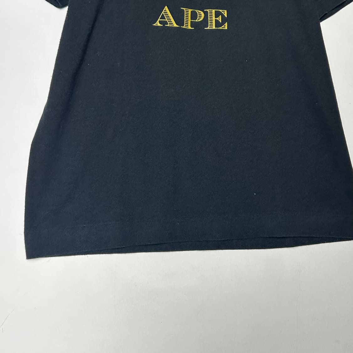 [BAPE] 00s 베이프 골드 사루로고 프린팅 반팔티셔츠 상품이미지3