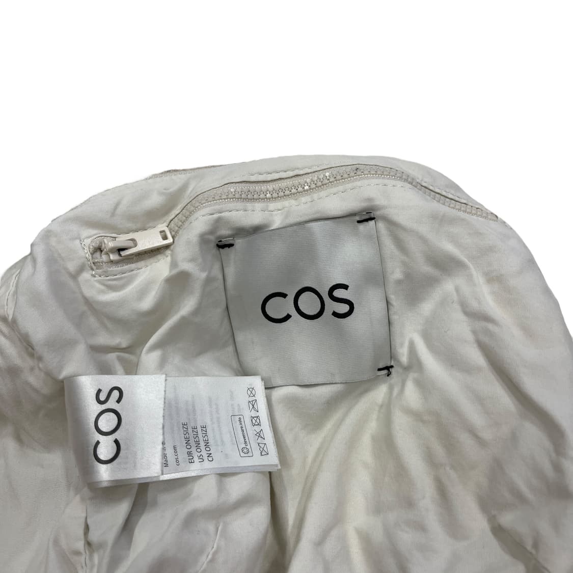 COS 코스 퀄티드 메신저백 크로스백 베이지 가방 상품이미지5