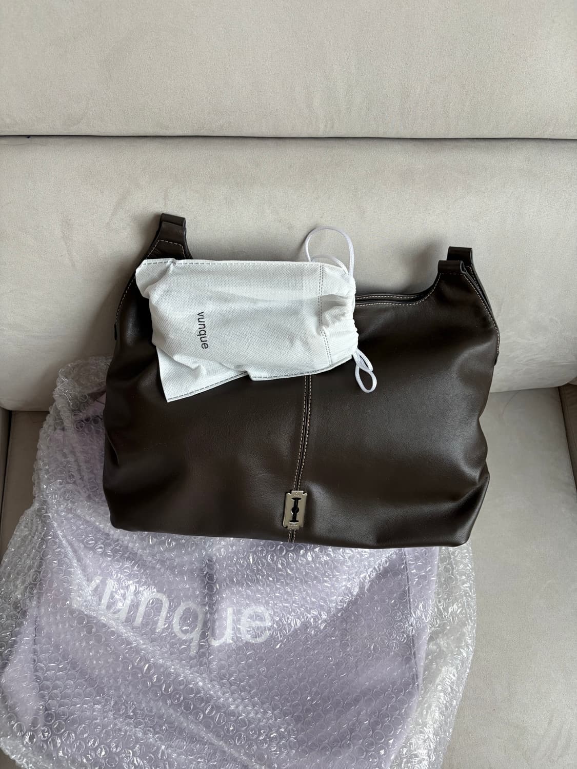 새상품) 분크 하프문 아타쉬 투 핸들 숄더 미듐 / 정가:37.5만 상품이미지3