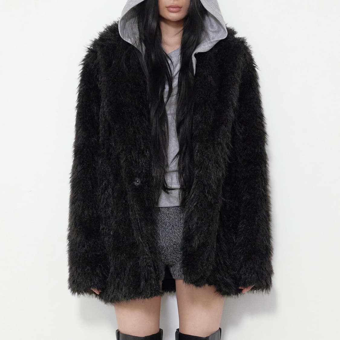 보헤미안서울 퍼 하프 코트 퍼자켓 블랙 상품이미지1