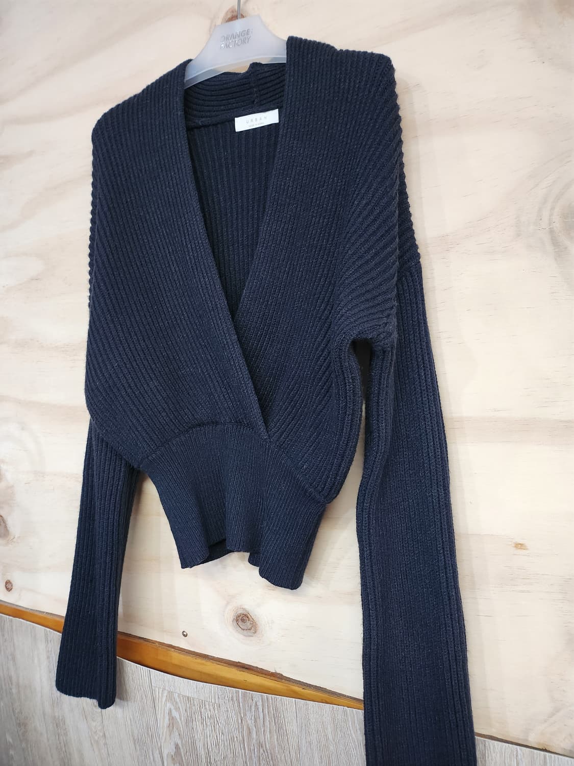 508) 어반 URBAN 블랙 랩 니트 상품이미지3