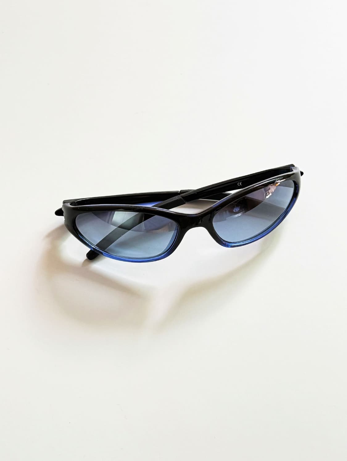 90s 블루 블랙 투톤 오벌 스포티 빈티지 틴트 선글라스 상품이미지1