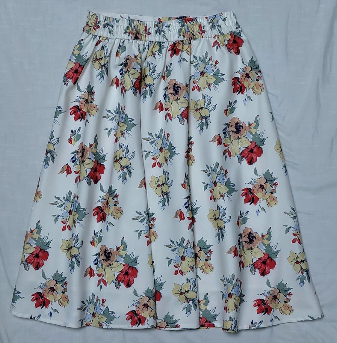 [로페피크닉] 화사한 수채화 플라워 밴딩 스커트 (Size 38) 상품이미지7