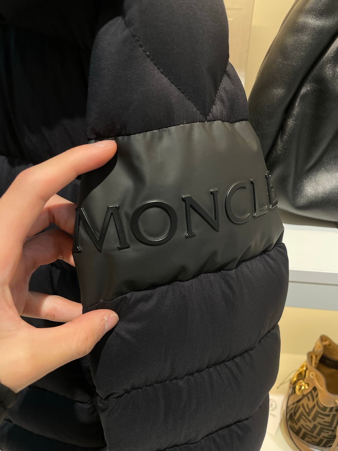 [정품/1size] 몽클레어 패딩 상품이미지2