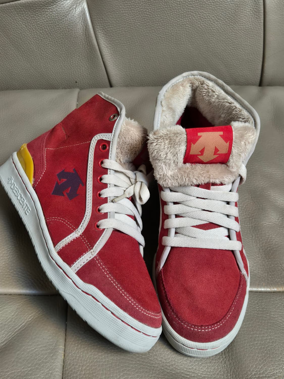 데상트 스웨이드 양털 하이 스니커즈 여자 230 상품이미지1