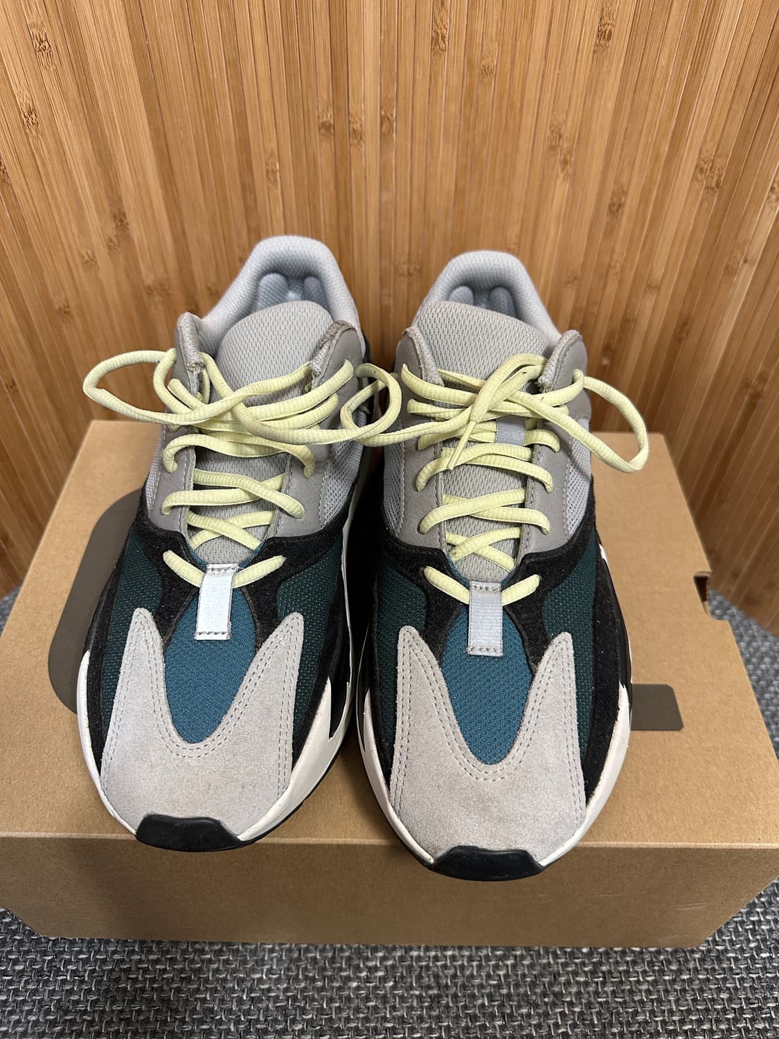 아디다스 이지부스트 700 웨이브 러너 상품이미지4