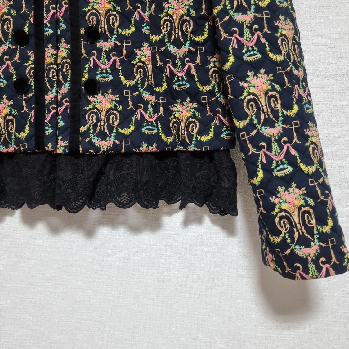 레니본 프릴레이스 밑단 퀼팅 자켓 (55) 상태완벽/실착 단시간 1회 상품이미지3