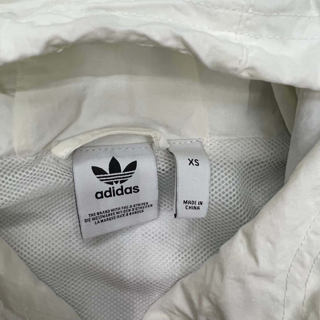 아디다스 화이트 바람막이 상품이미지2