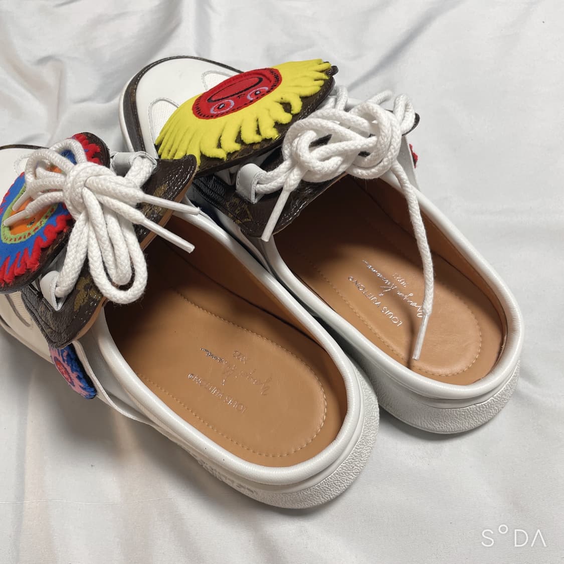 루이비통 23SS LV x YK 루 오픈 백 여성 스니커즈 240mm 상품이미지8