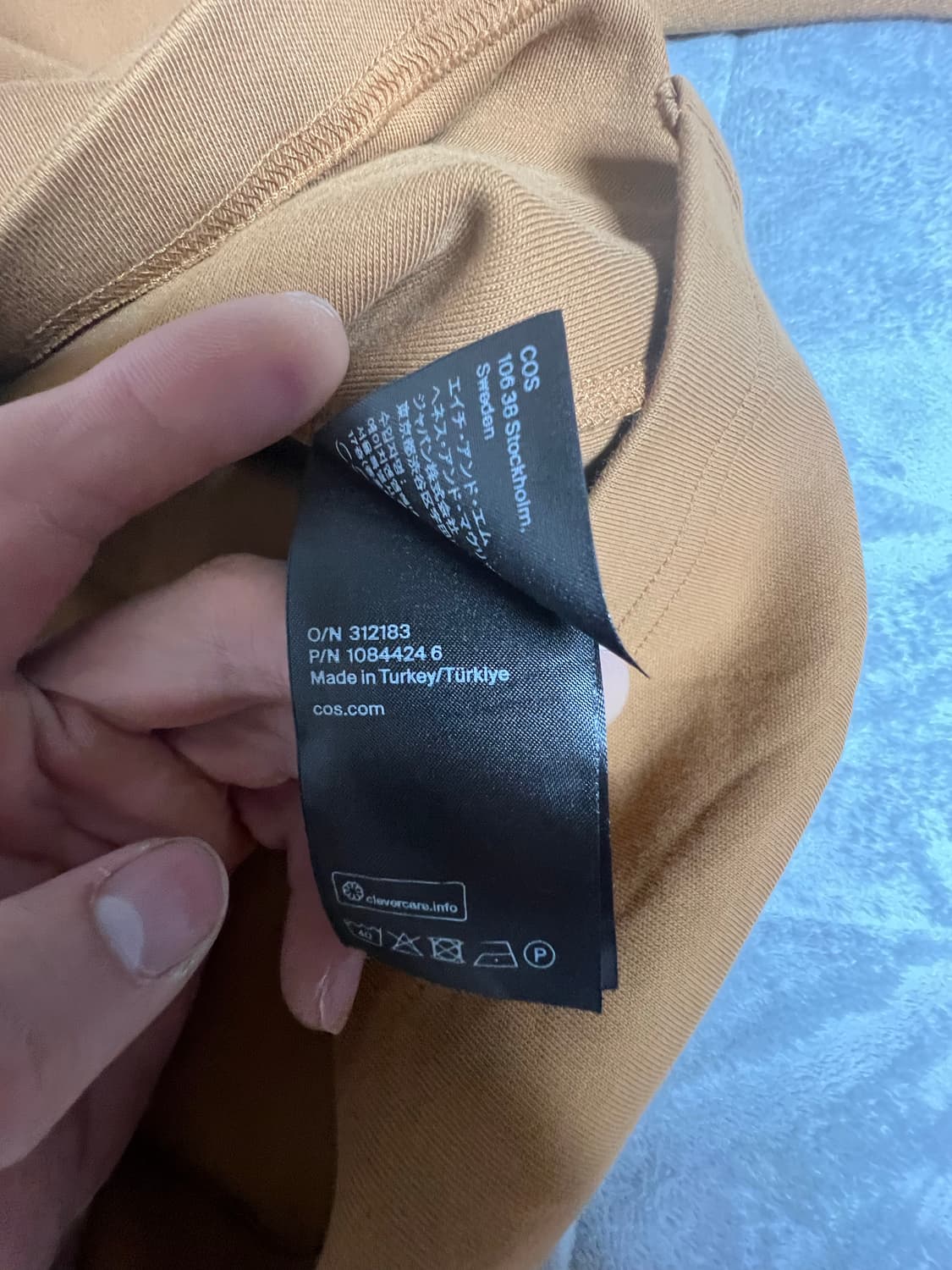 Cos 카라 롱슬리브 판매합니다. 상품이미지4