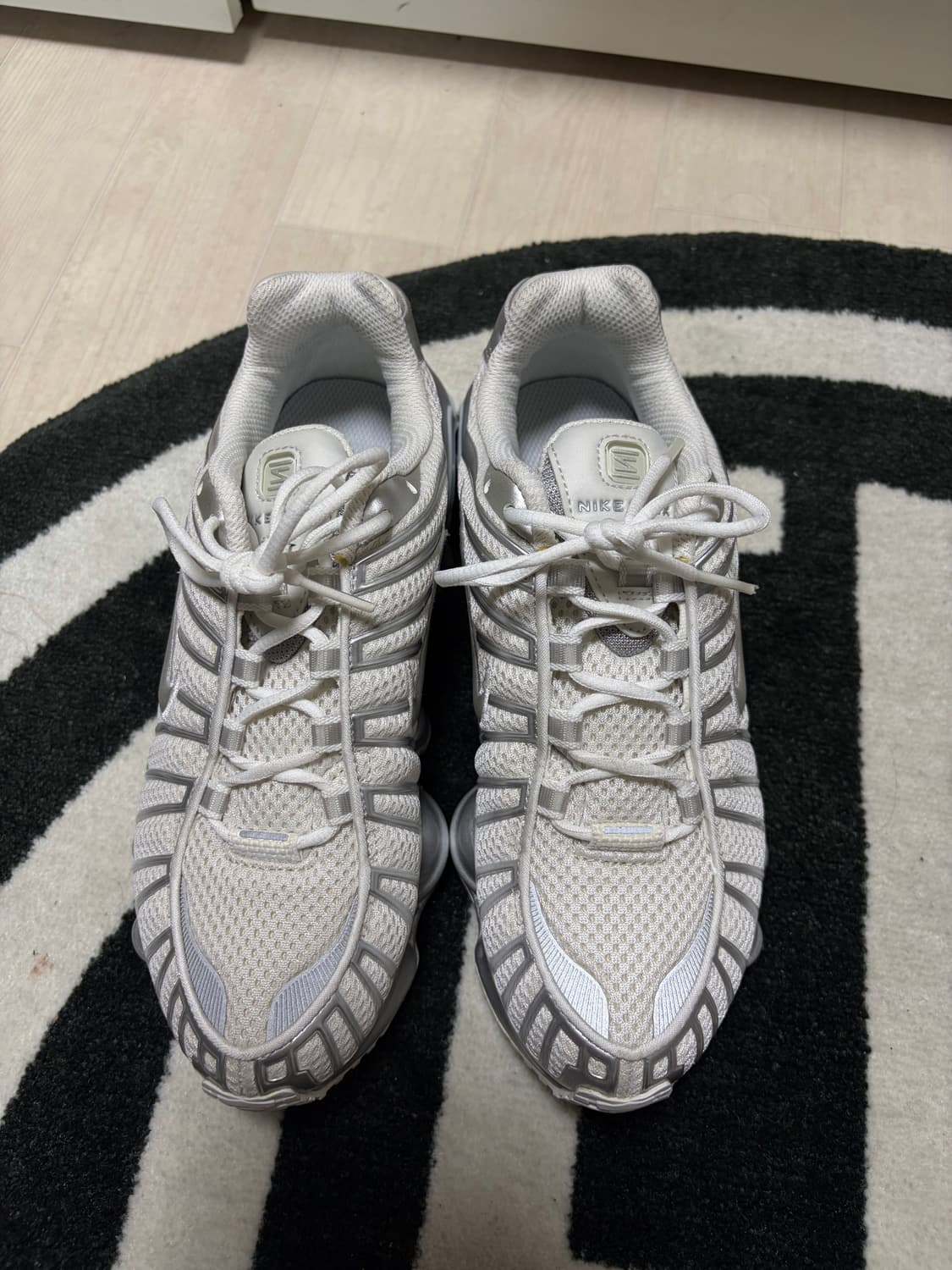 (W) 나이키 샥스 TL 메탈릭 실버 235사이즈 상품이미지2