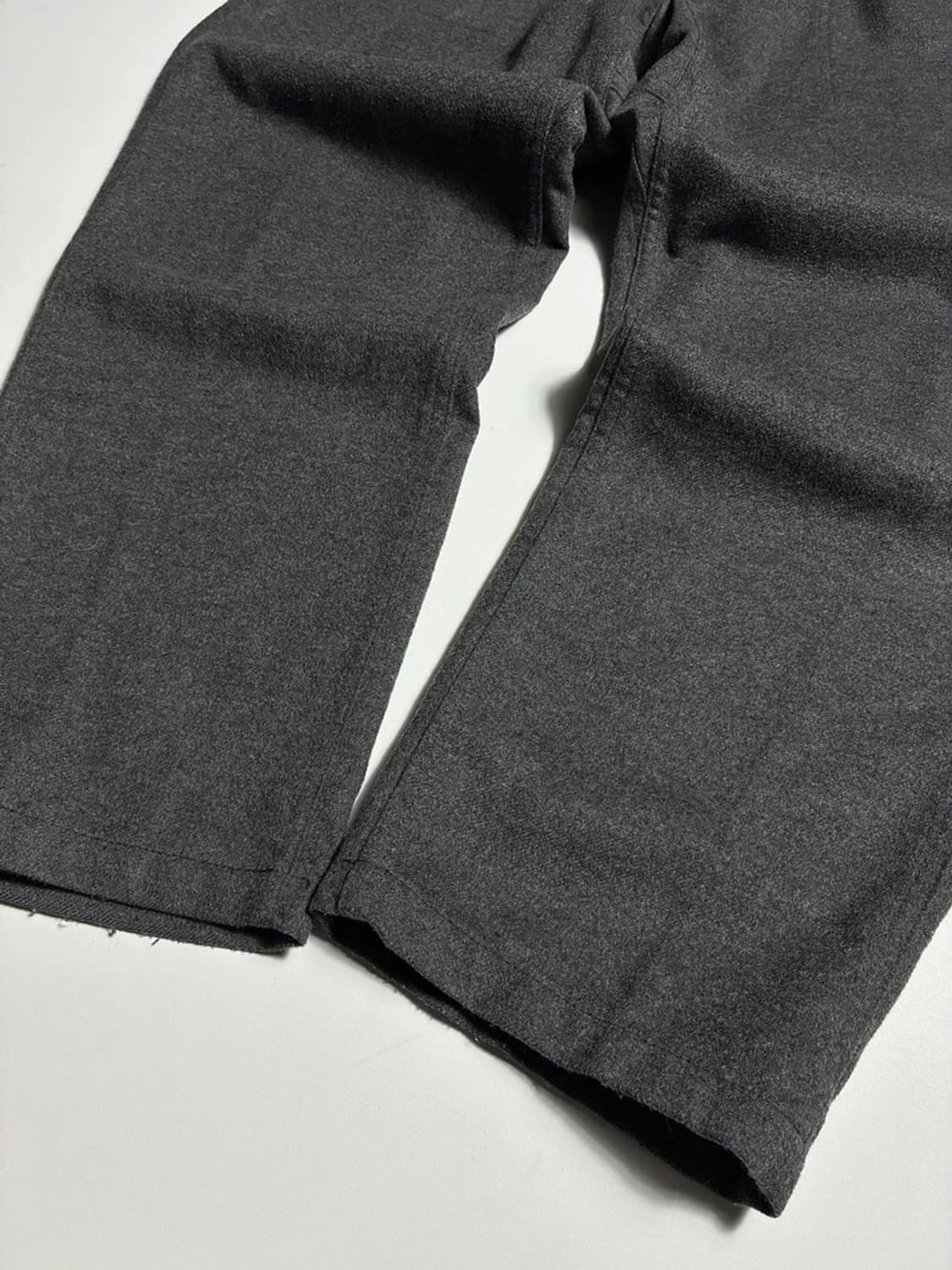 그라미치Gramicci 차콜그레이 컬러 울 블렌드 테이퍼드팬츠 R1469 상품이미지4