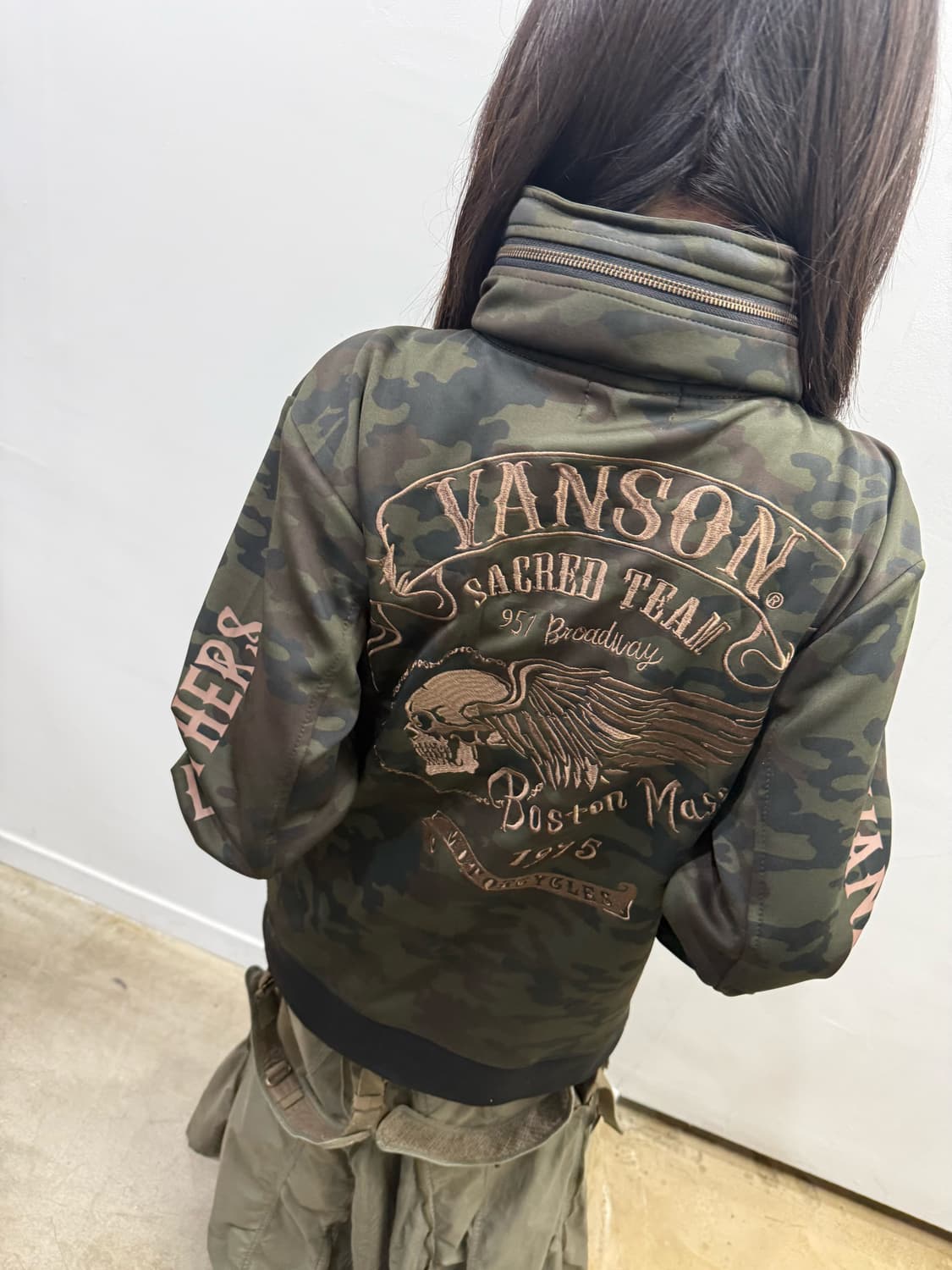 밴슨 바이커 무드 카모 패턴 오버핏 집업 상품이미지2