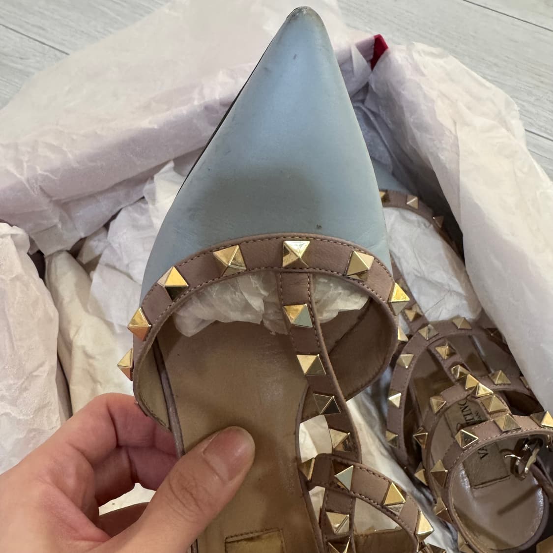 발렌티노 락스터드 힐 상품이미지3