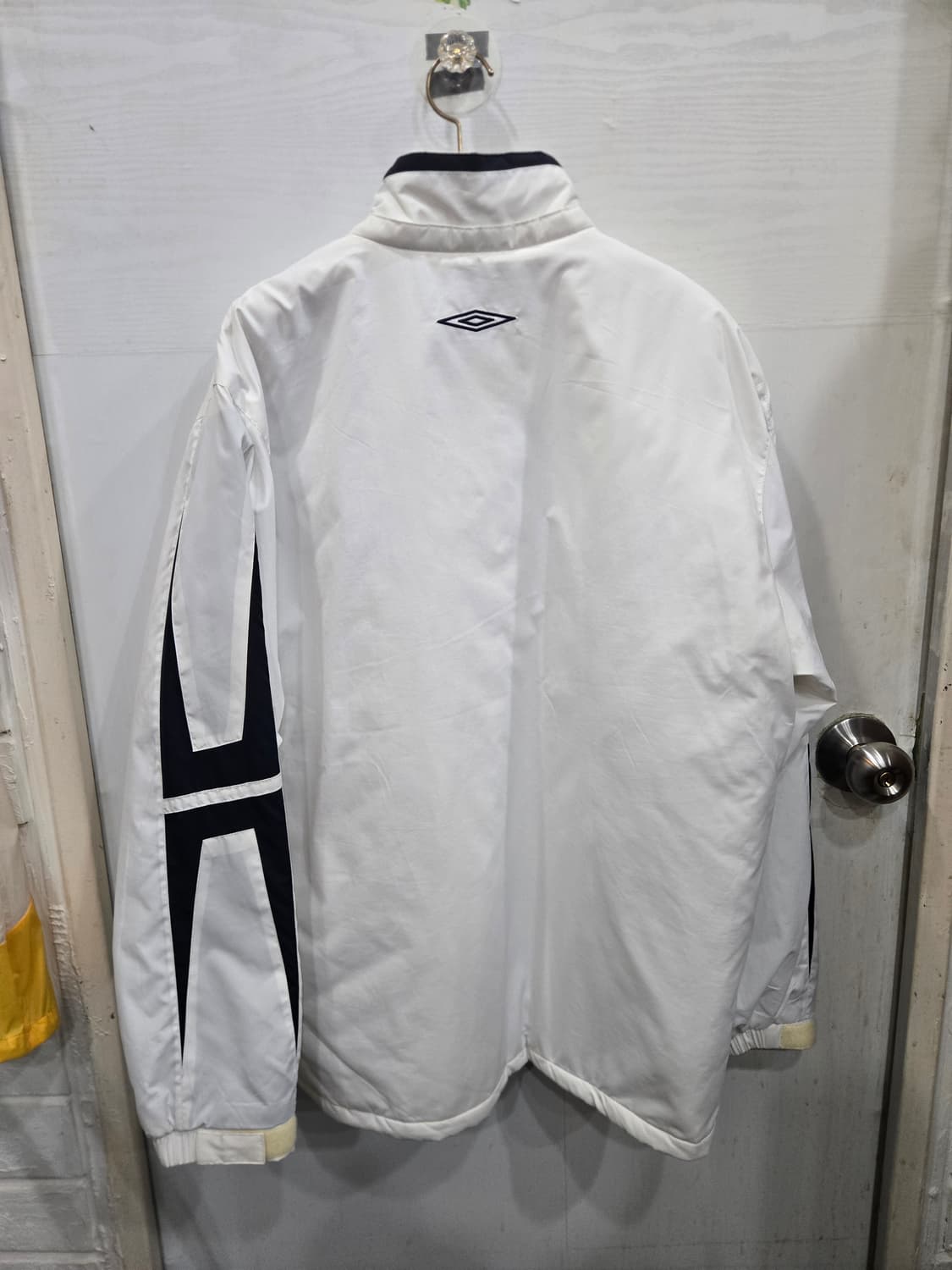 105,XL )) UMBRO 엄브로 두꺼운 점퍼! 뜨듯! 화이트 & 블랙 상품이미지3