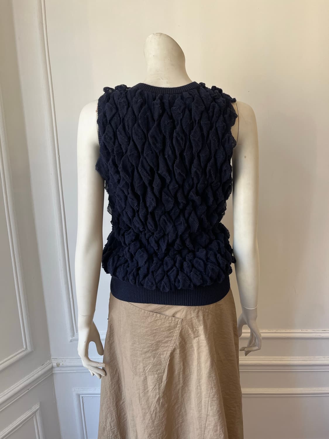 로에베 크링클 니트 슬리브리스 상품이미지3