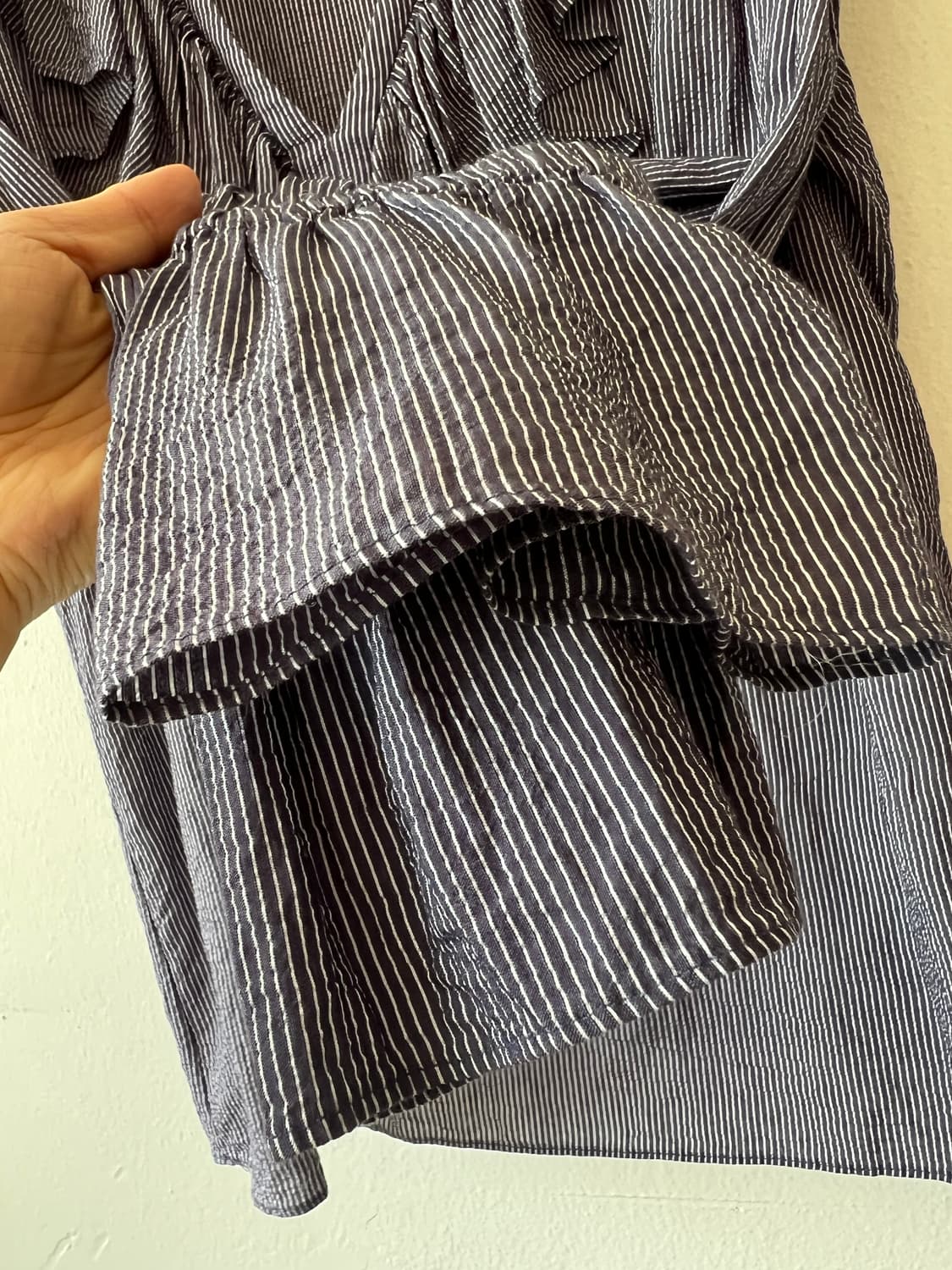 마시모뚜띠 여성 네이비 잔스트라이프 프릴블라우스  상품이미지4