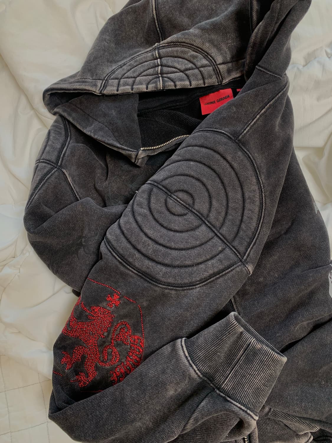 인세인개러지 패디드 숄더 후디 빈티지블랙 1사이즈 후드집업 상품이미지7