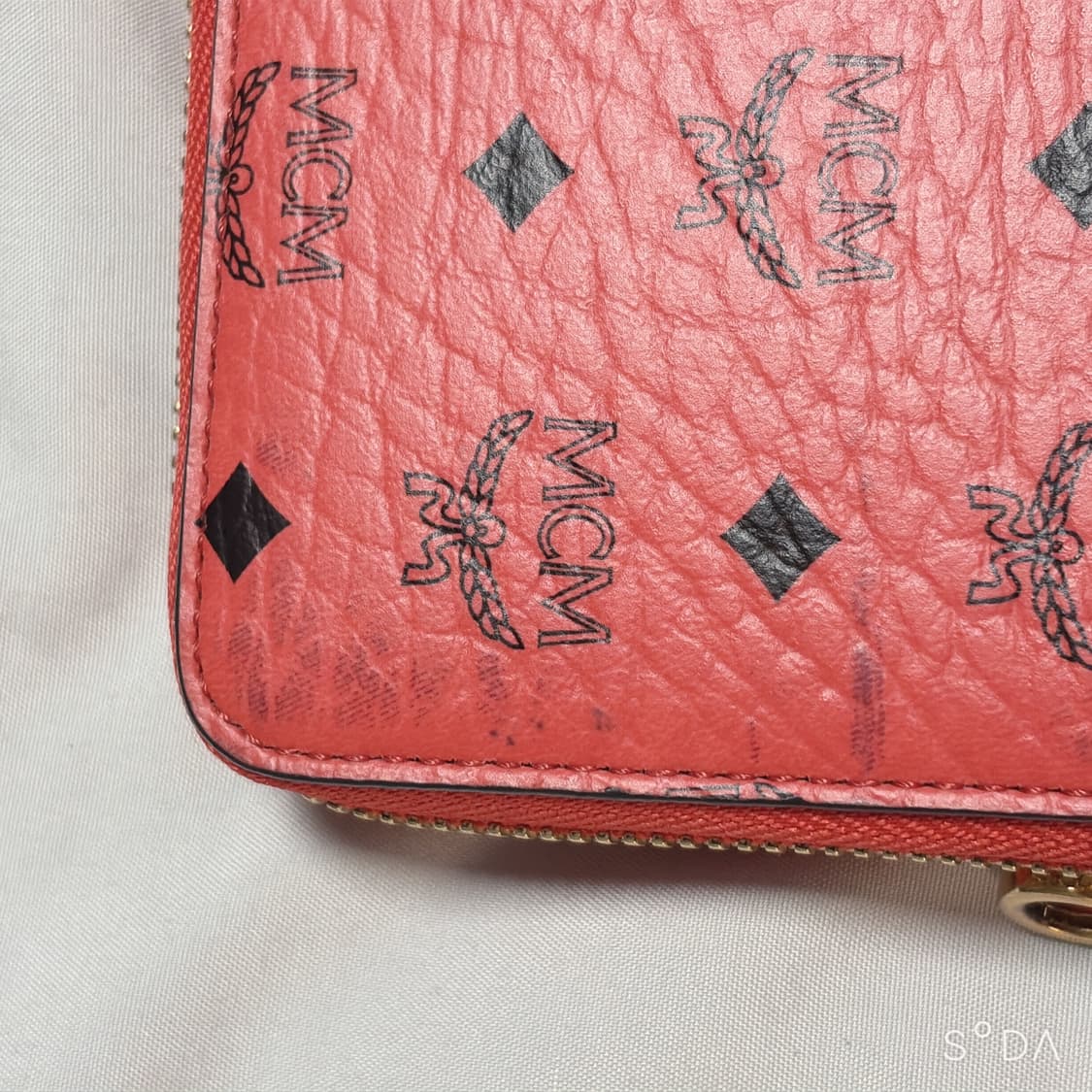 MCM 레드 패턴 장지갑 상품이미지3