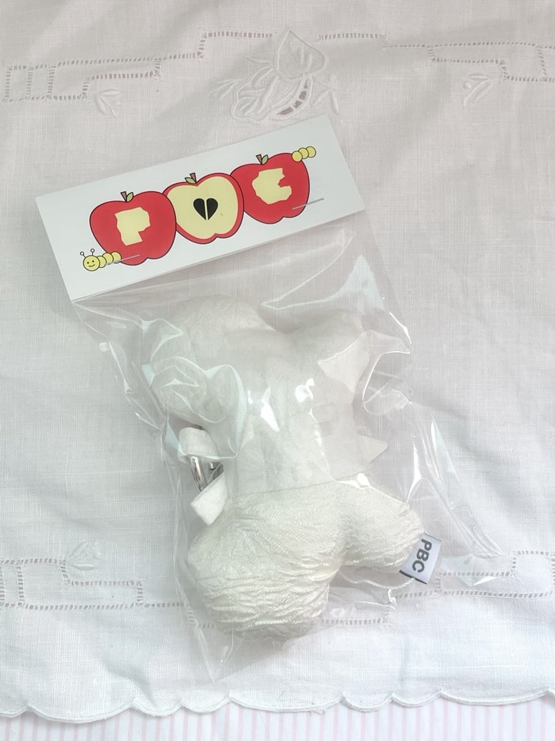 퍼피북클럽 팝업 한정 나비 키링 상품이미지1