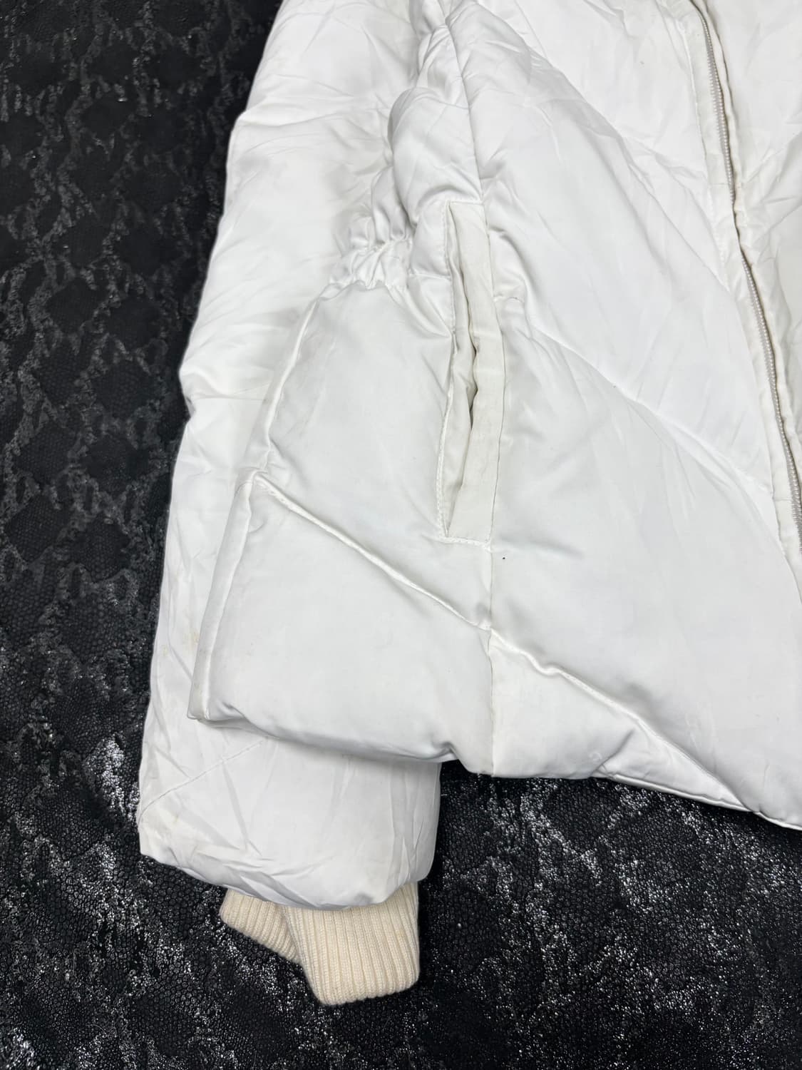 “Vintage” 00’s Ivory Fur White Hoodie Pa 상품이미지5