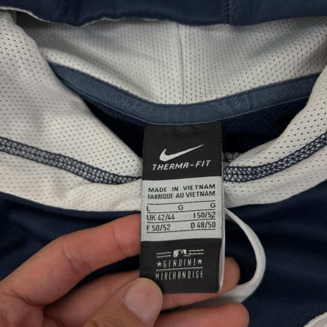 나이키 X 양키즈 써마핏 후드티  상품이미지4