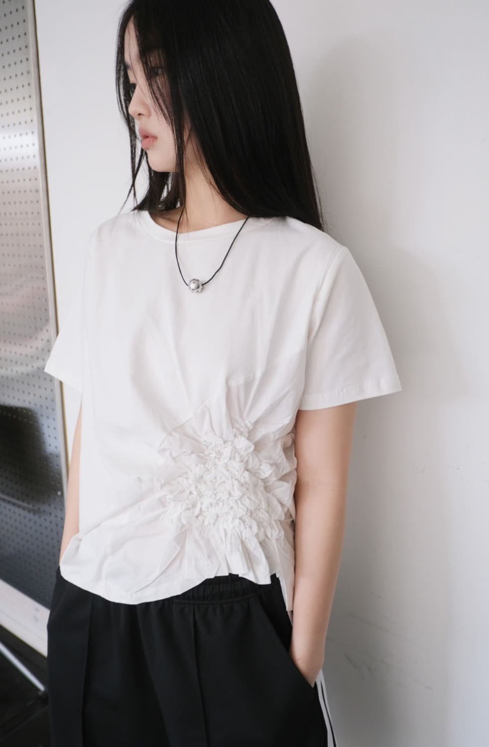Shirring unbal T (black) 상품이미지1