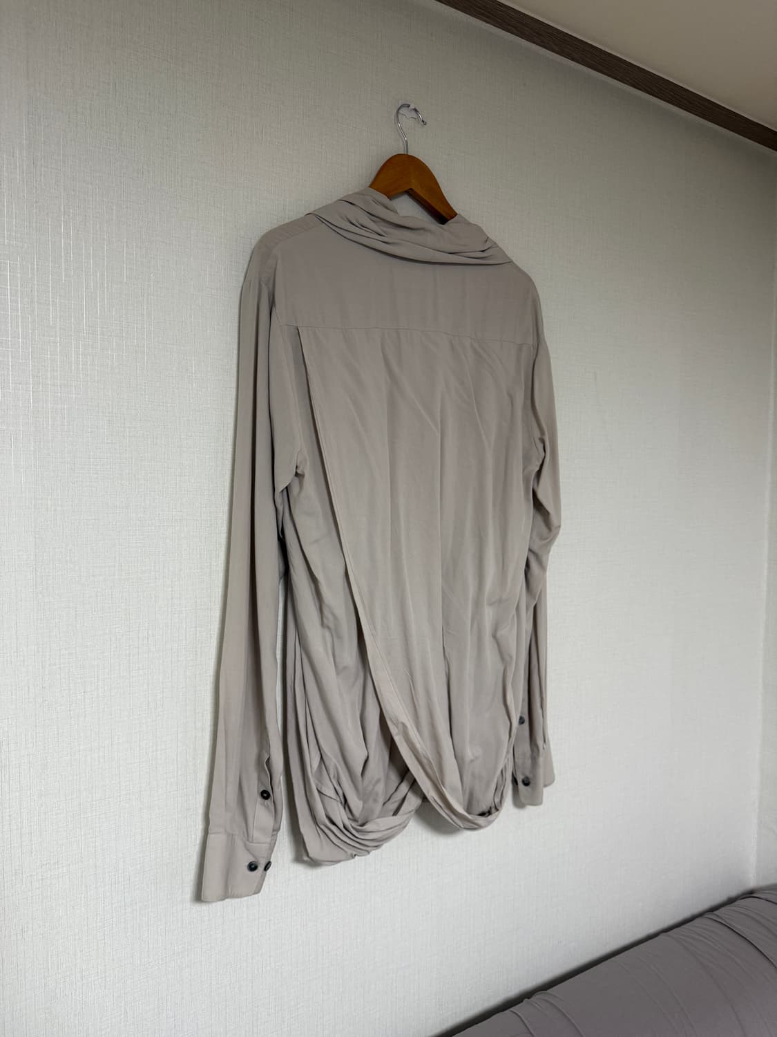 지용킴 22AW 드레이핑 셔츠 상품이미지9