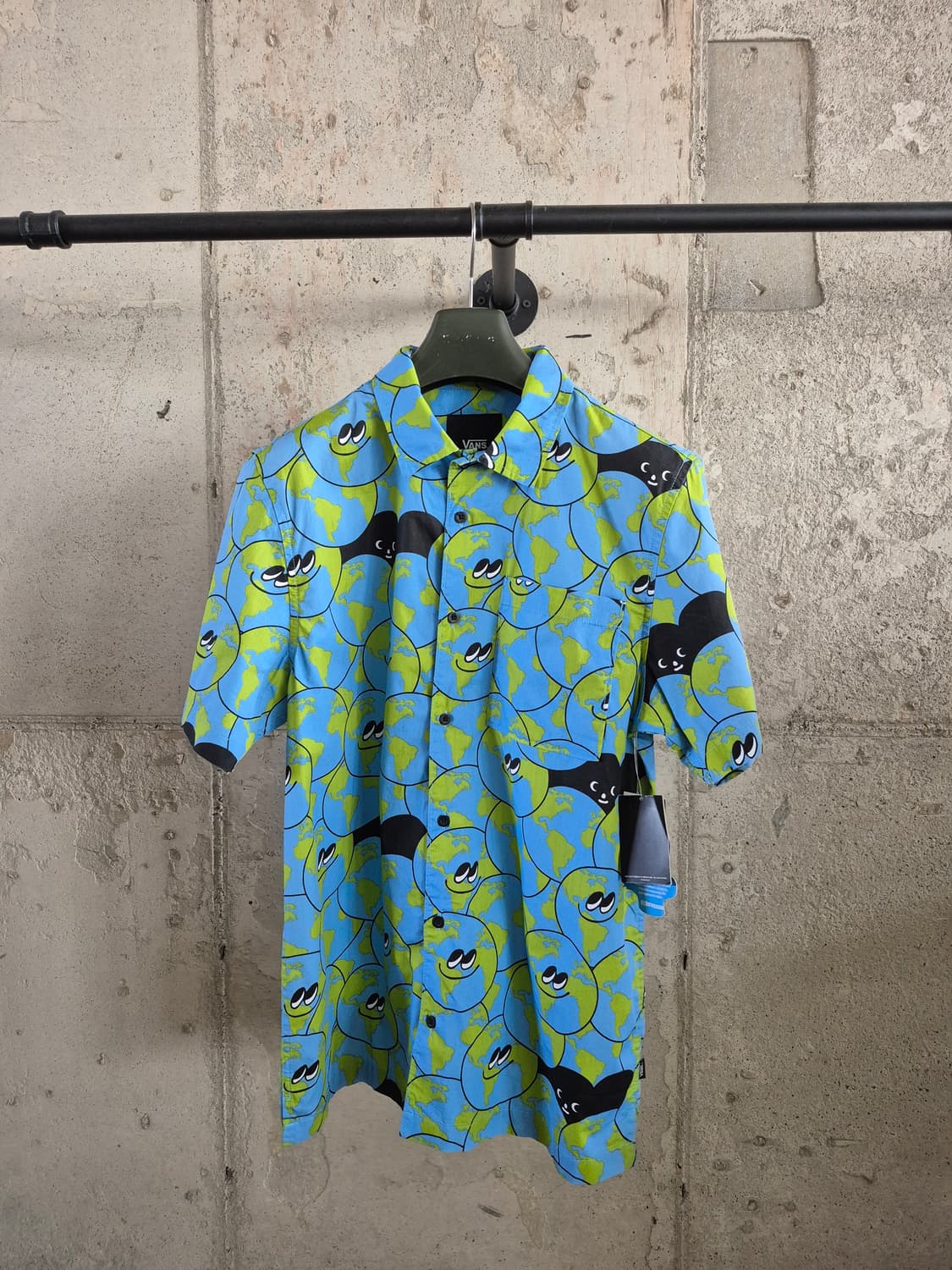 새상품)반스  독특한 캐릭터 반팔셔츠 상품이미지1