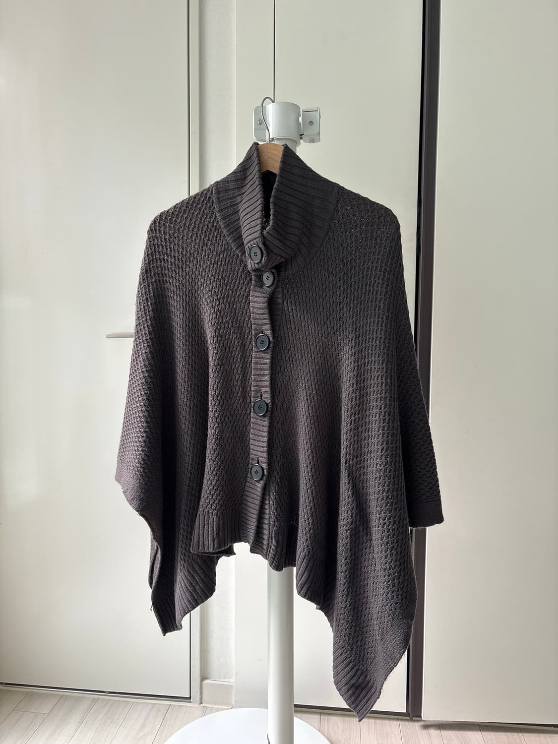 Flowing Charcoal Cape Knit 상품이미지1