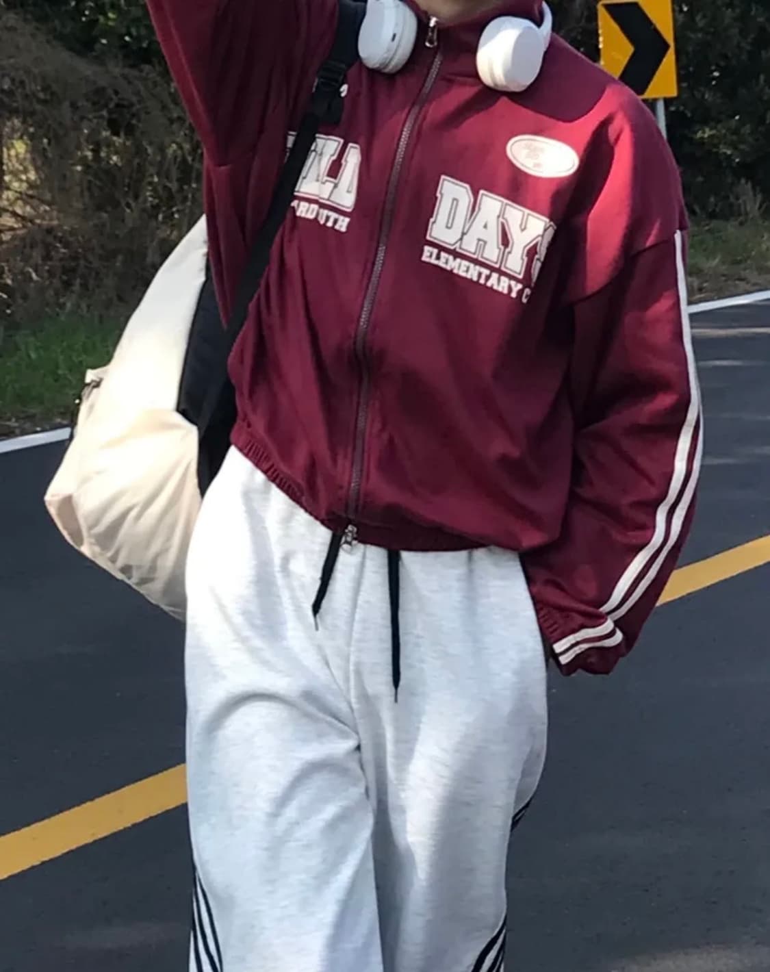 투웨이 크롭 집업 버건디 상품이미지3