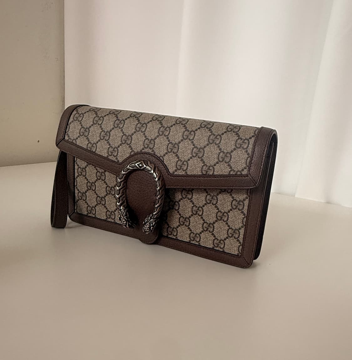 구찌(Gucci) 디오니서스 GG 슈프림 캔버스 클러치백 상품이미지1