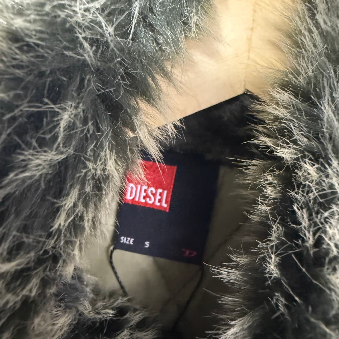 디젤 카키 크롭 패딩 상품이미지5