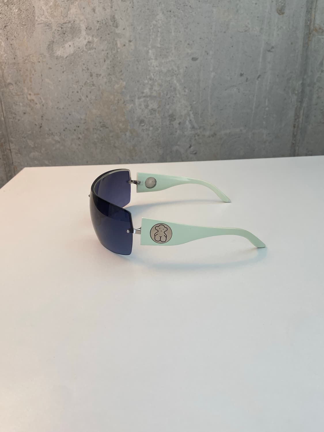 TOUS heritage y2k shield sunglasses 상품이미지4