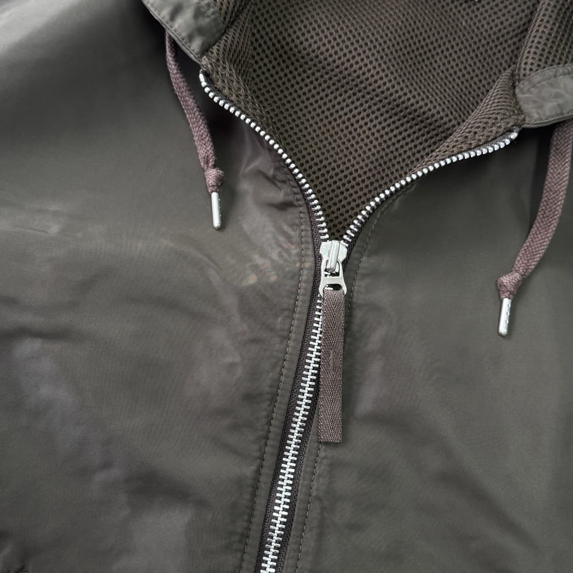 유니클로 U 르메르 초판 나일론 카키 후드점퍼 M 상품이미지3