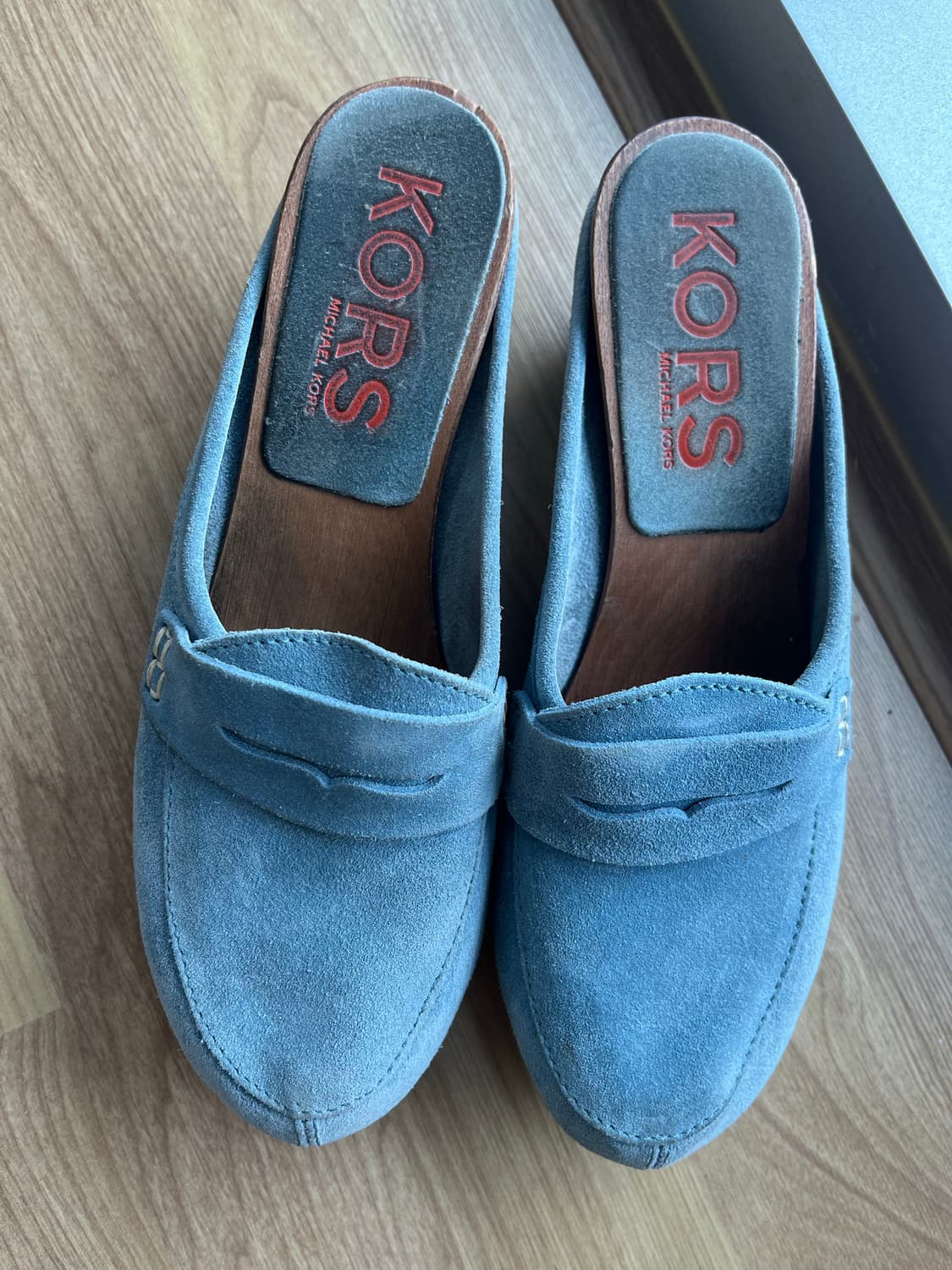 마이클 코어스 크록 샌들 상품이미지1