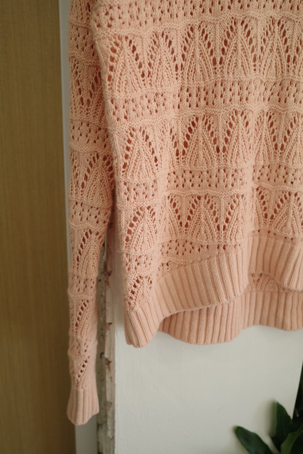 살구색 펀칭 니트  상품이미지3