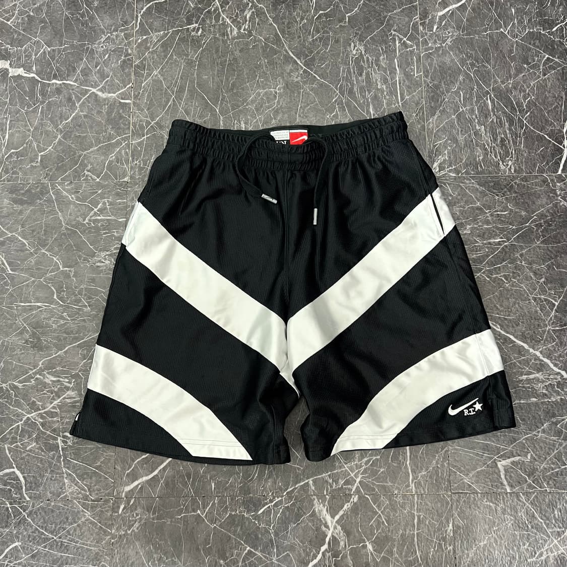 나이키 랩 x 리카르도 티시 하프 트랙 팬츠 상품이미지4