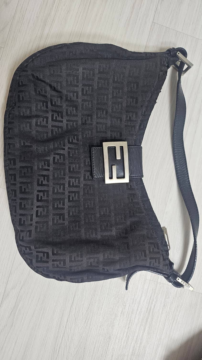 펜디 호보백 상품이미지1