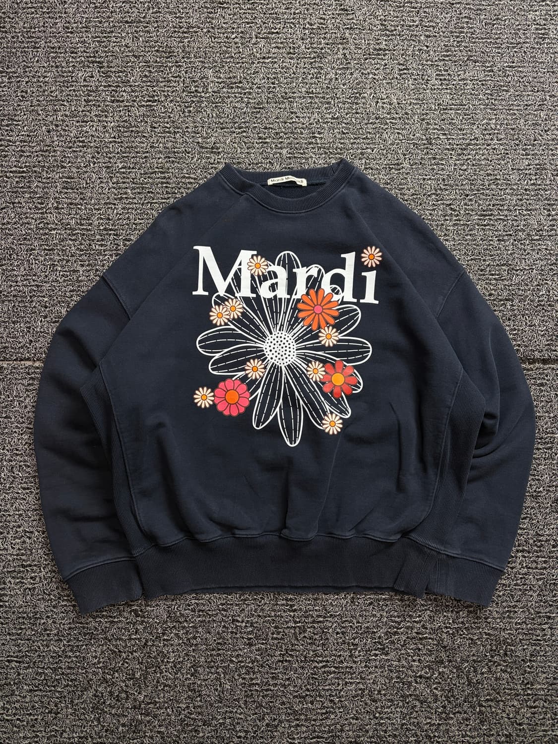 마르디 빅로고 크루넥 스웻 셔츠 네이비 1983 상품이미지2