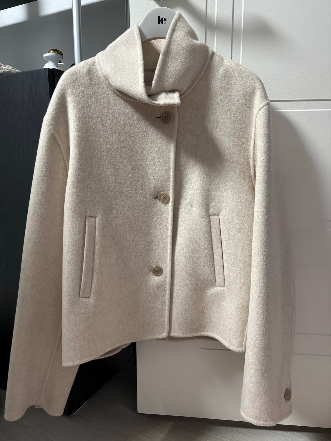 몽돌 캐시미어 울 핸드메이드 하이넥 크롭 코트 오트밀 상품이미지2