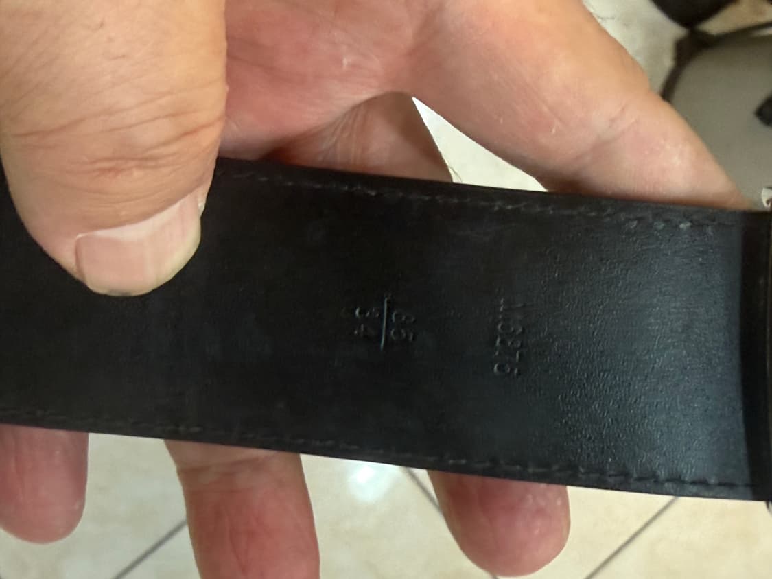 정품 루이비통 이니셜 카본 다미에 벨트 팝니다 상품이미지3